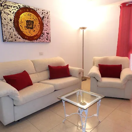 Mit Terrasse Und Blick In דירה