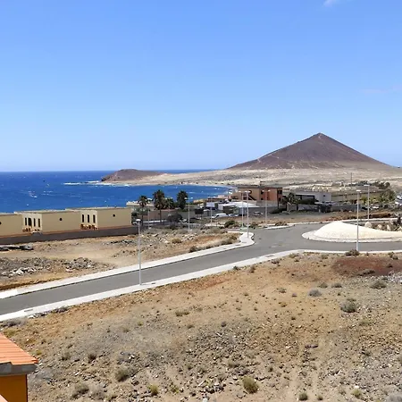 Mit Terrasse Und Blick In דירה